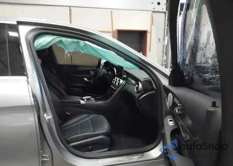 2015 Mercedes-Benz C 300 Luxury/Sport из США, поврежденный, VIN 55SWF4JB2FU046325